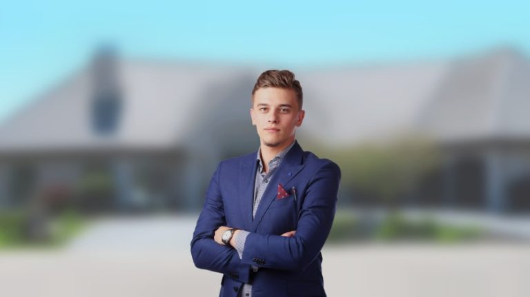 How Much Do Real Estate Agents Make in UK