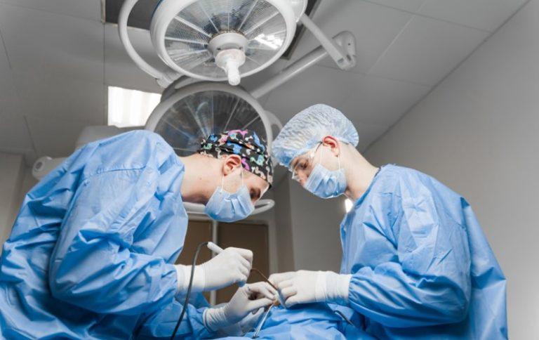 How Much Do Plastic Surgeons Make in the UK? How Much Do Plastic Surgeons Make in the UK?