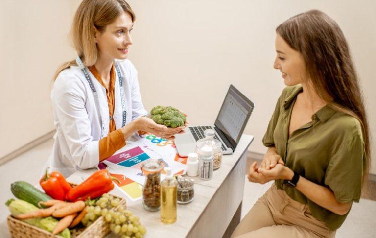 How Much Does a Nutritionist Make in the UK? How Much Does a Nutritionist Make in the UK?