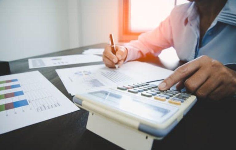 How Much Does an Actuary Earn in the UK?﻿