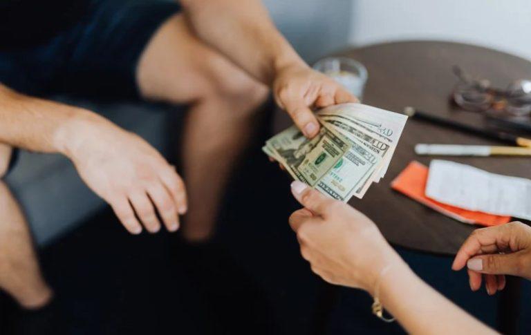 How Much Money Can Be Legally Given to a Family Member as a Gift in the UK?