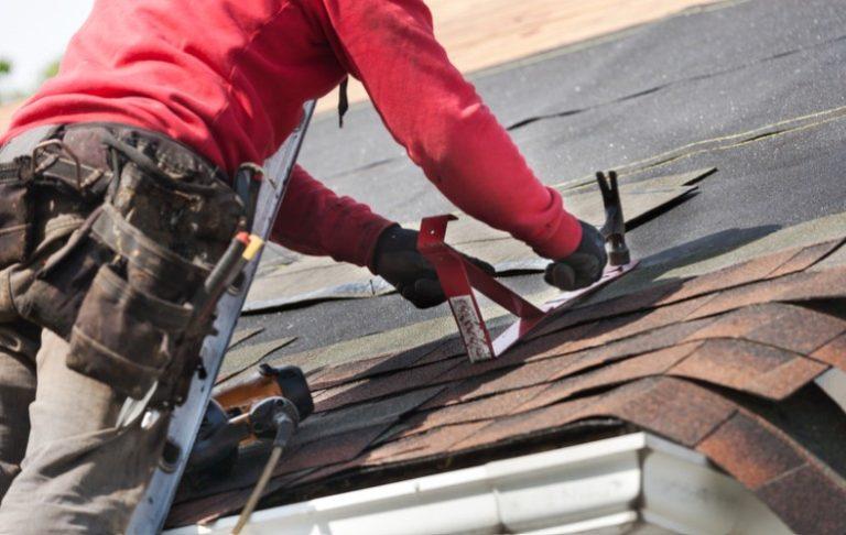 How Much Do Roofers Make in the UK?