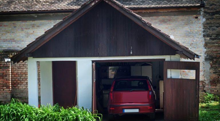 How Much is It to Build a Garage in UK? ﻿