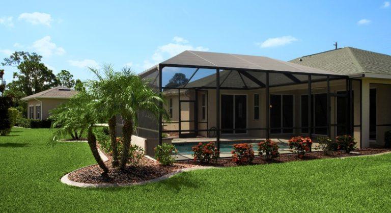 How Much Does It Cost to Screen in a Porch in UK?